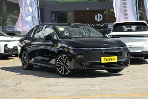 8-12万热门纯电,零跑B01深度体验:产品均衡,性价比高