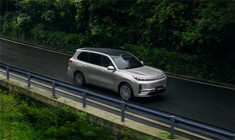 特朗普松绑对华车企,美本土车企焦虑,中国车企蓄势待发