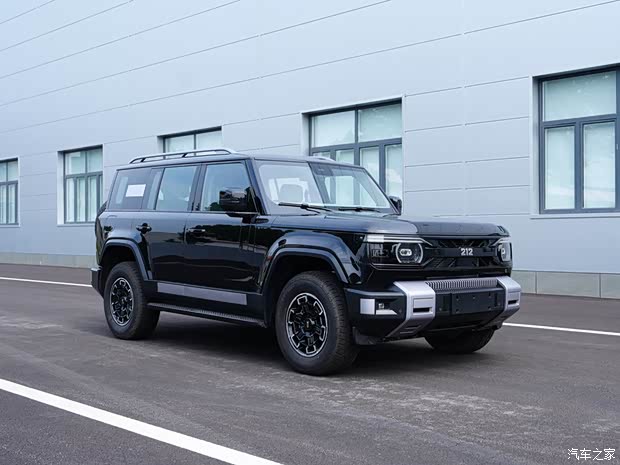 非承载式车身/定位中大型SUV 二一二全新硬派越野车X03申报图曝光